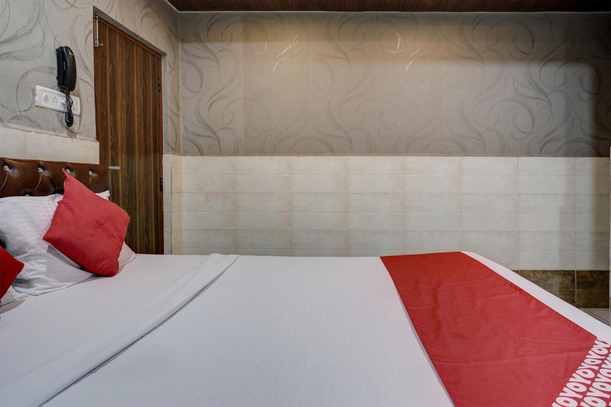 Hotel O Sapna Residency Мумбай Екстериор снимка
