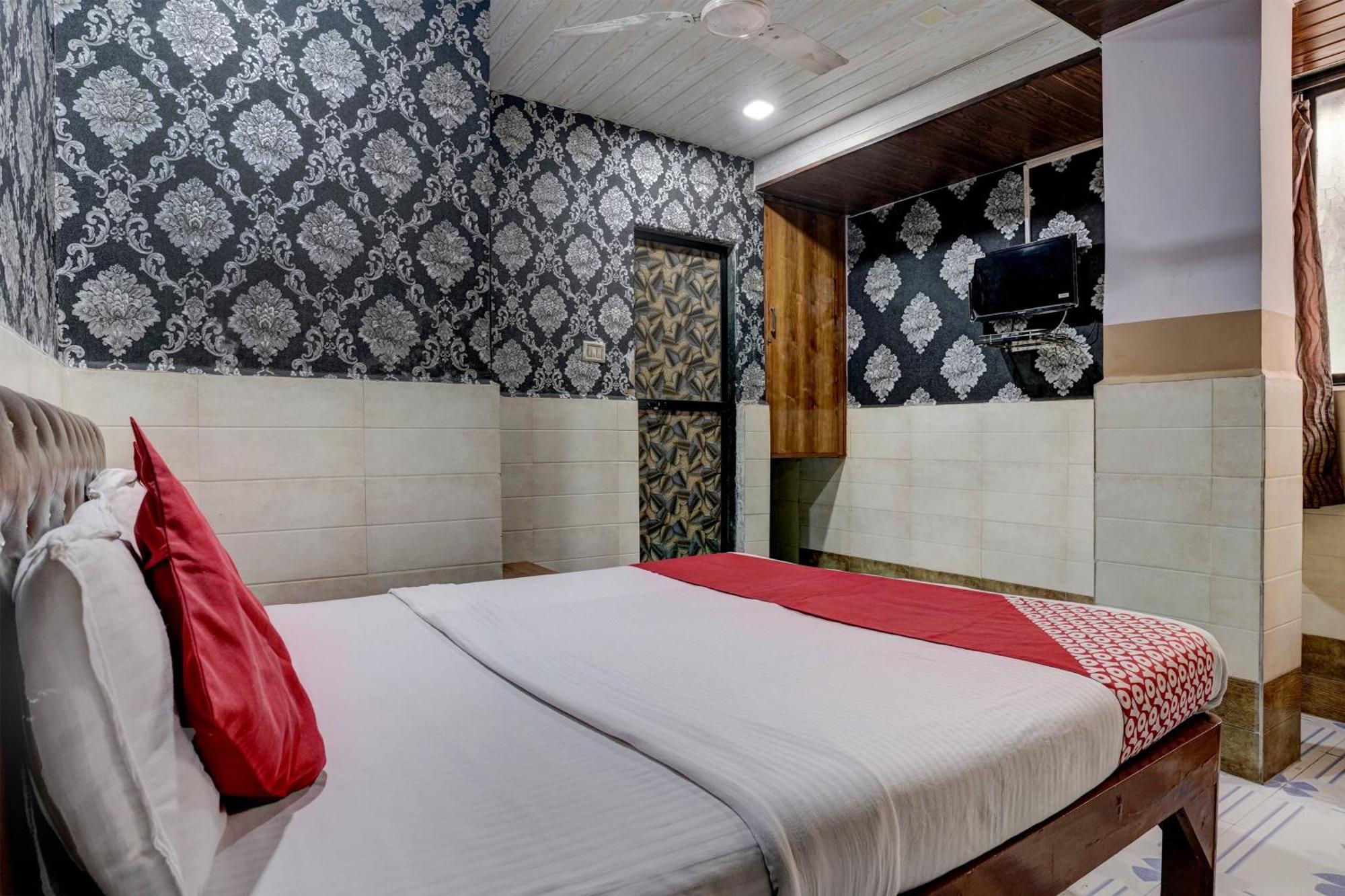 Hotel O Sapna Residency Мумбай Екстериор снимка